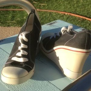 Wedge sneakers